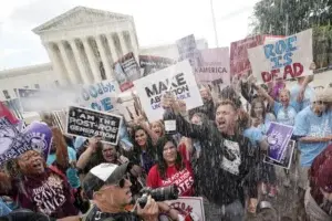 Fallo en EEUU sobre aborto genera debate global