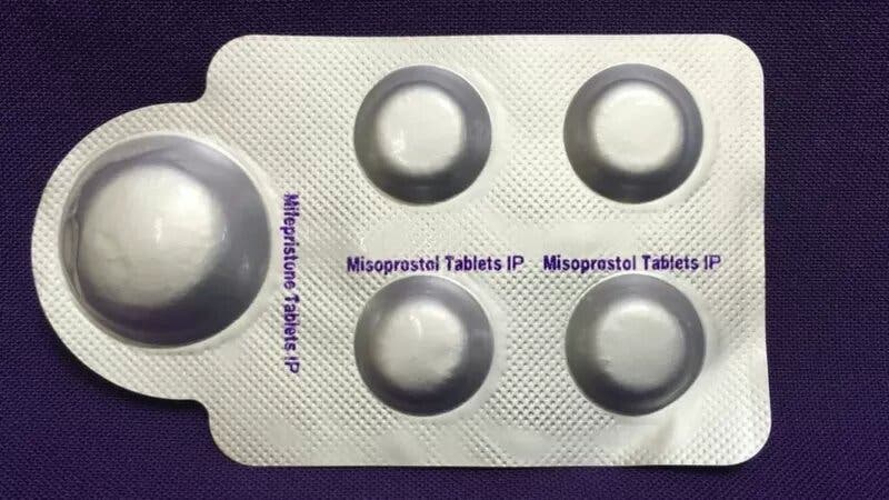 Misoprostol: la píldora contra las úlceras que se convirtió en el medicamento más usado para abortar