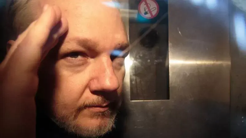 Julian Assange: el gobierno de Reino Unido aprueba la extradición del fundador de WikiLeaks a Estados Unidos