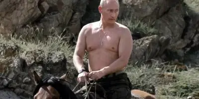Putin le responde a los líderes del G7 por sus fotos sin camisa