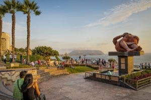 Malecón de Miraflores,  acantilado  creado con visión arquitectónica