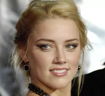 Amber Heard no tiene para pagarle a  Depp