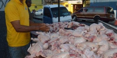 Huevos y pollos son importados por demanda