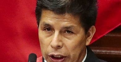 Fiscalía cita de nuevo a presidente de Perú