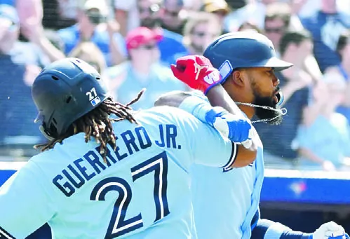 Vladimir Guerrero Jr. pega el jonrón 17; Teoscar también la saca