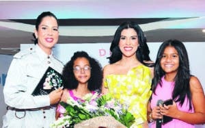 Tania Medina presenta su obra ‘La belleza de amarme’