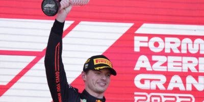 Max Verstappen impone calidad en Azerbaiyán