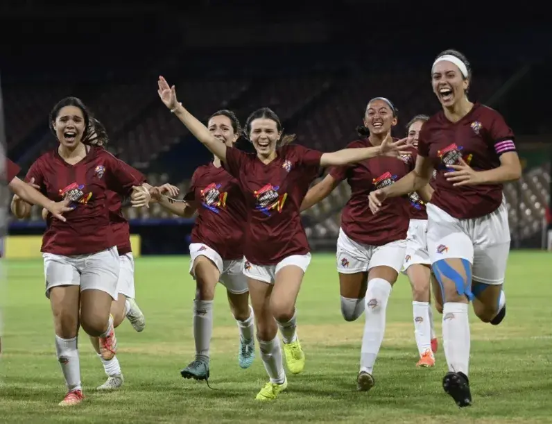 Carol Morgan y el Conexusen, ganan  en fútbol colegial