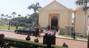 Trasladan cuerpo de Orlando Jorge Mera a la Funeraria Blandino