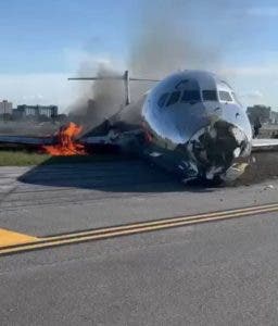 Viajeros cuentan cómo se salvaron en avión