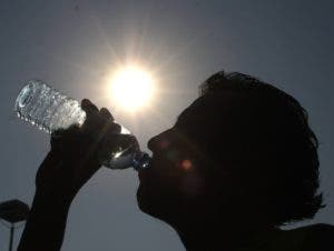 Meteorología recomienda tomar mucha agua y vestir ropas ligeras por altas temperaturas