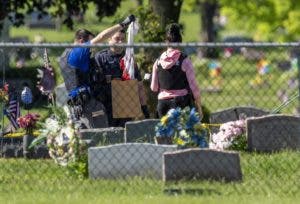 Nuevo tiroteo en EEUU deja varios heridos en cementerio de Wisconsin