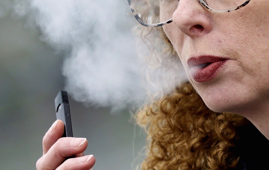 Estados Unidos prohíbe cigarrillos electrónicos de sabores