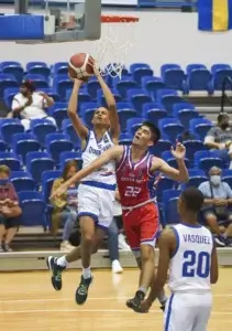 RD gana medalla de plata en Centrobasket U-15 y clasifica el Campeonato FIBA U16