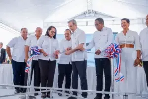 Abinader inaugura «Plan Transformación Matriz Energética del Sector Lechero»