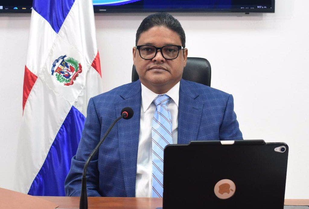 Abinader designa a Juan Manuel Méndez como director de Emergencias Médicas honorífico