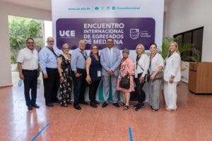 UCE realiza encuentro con egresados de la escuela de medicina