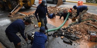 CAASD inicia trabajos para abastecer de agua potable a urbanización Luz María, SDE