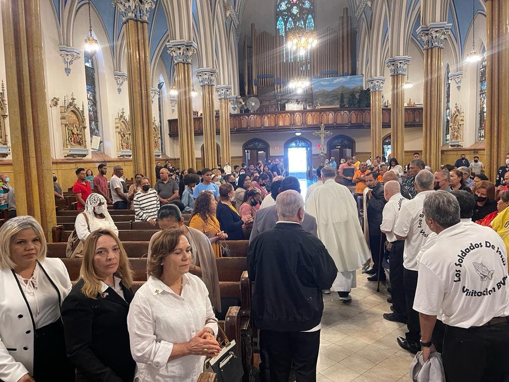Celebran misa en Filadelfia en memoria a Orlando Jorge Mera