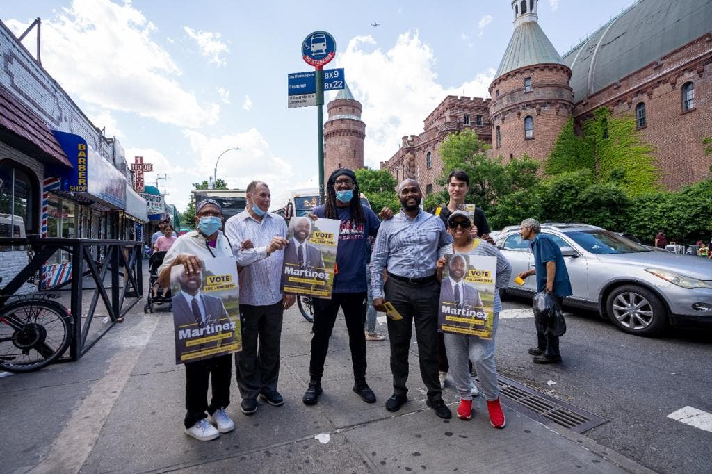 Joven político dominicano lidera las encuestas en El Bronx