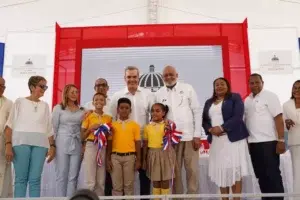 Presidente Abinader inaugura centro educativo en Puerto Plata