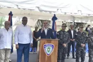 Presidente Abinader dice está orgulloso del trabajo de la Policía