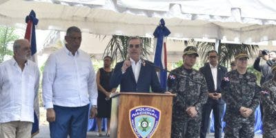 Presidente Abinader dice está orgulloso del trabajo de la Policía