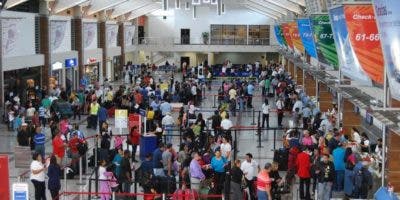 TSA ratifica resolución de la JAC ordena a aerolíneas suspender cobro de 10 dólares a pasajeros dominicanos