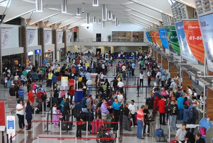 Aumenta llegada de pasajeros por aeropuertos