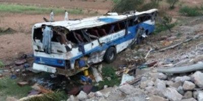 Mueren 18 personas en accidente de autobús en Pakistán