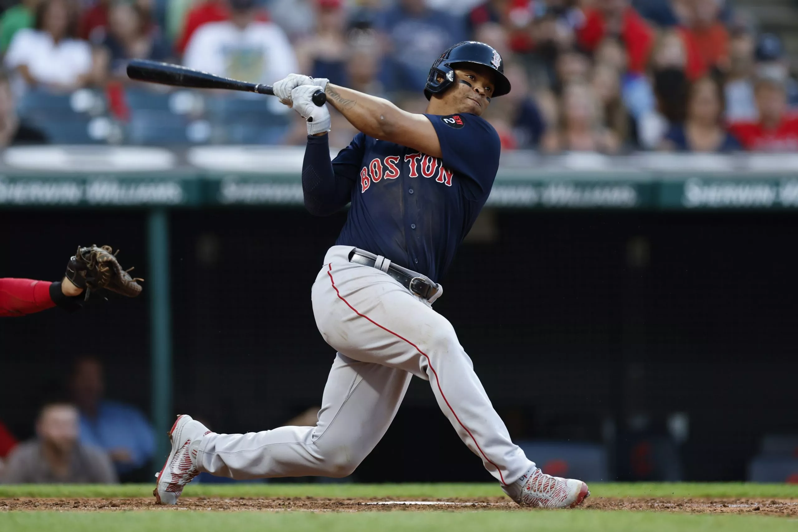 Devers pega jonrón y lanza a Medias Rojas en la ruta; Astros tumban a Yanquis