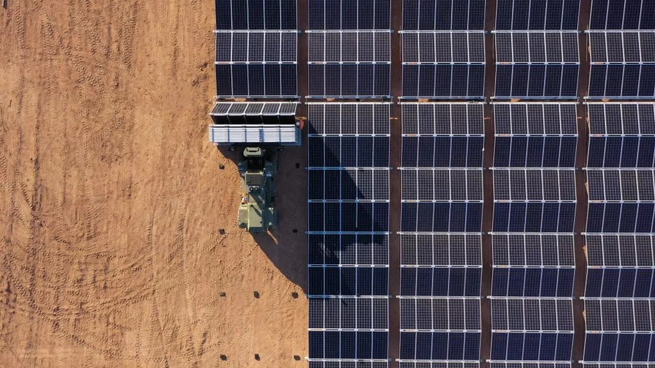 AES forma gran alianza para invertir US$6,000 millones en energía solar 