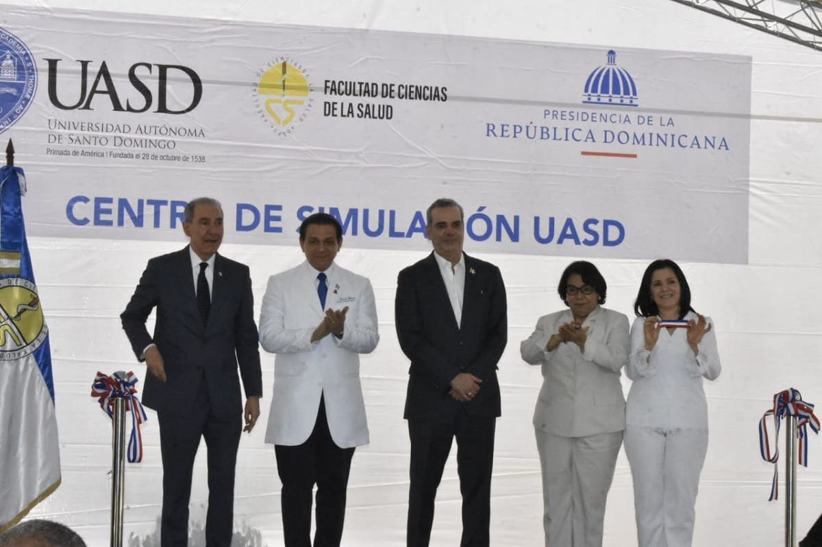 Presidente Abinader encabeza inauguración de Centro de Simulación en la UASD