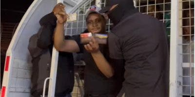 Agentes de Migración intervienen restaurante haitiano en Santiago y detienen varias personas