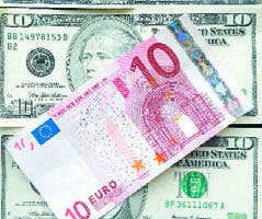 Euro al mínimo frente dólar en 20 años