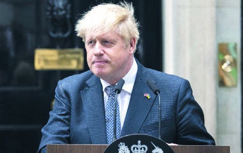 Johnson interrumpe vacaciones en RD para intentar resurrección política en Inglaterra