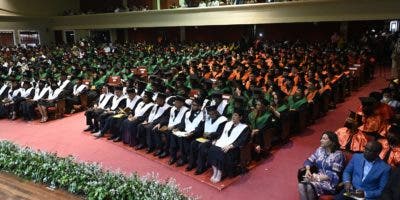 Universidad Católica gradúa 549 nuevos profesionales en Grado y Postgrado 