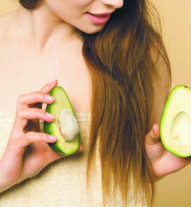 Cómo restaurar el cabello con el aguacate