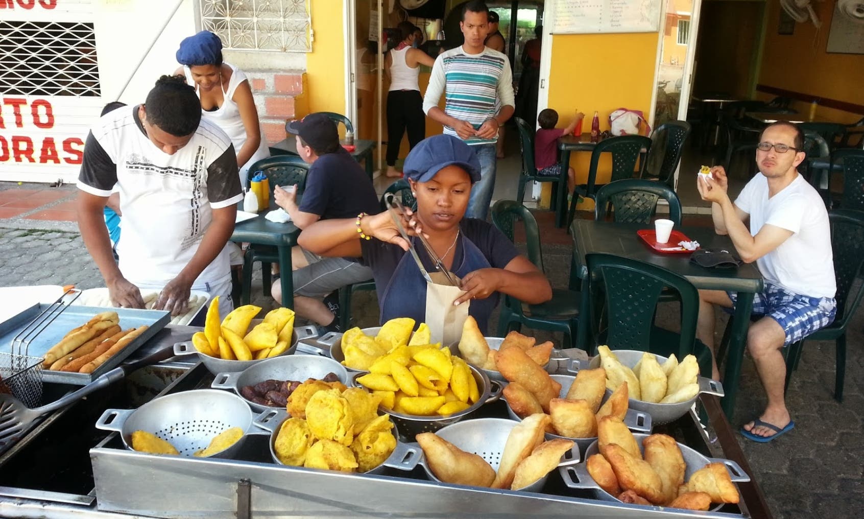 La informalidad en el comercio se expande en calles de Santo Domingo