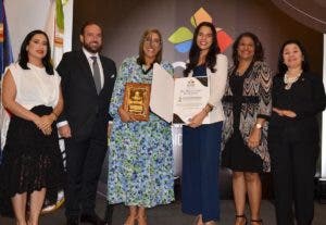 El Grupo CTO premia excelencia médicos criollos