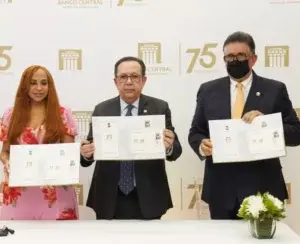 El Banco Central abre exposición y presenta sello por su 75 aniversario