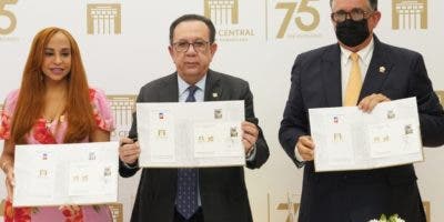 El Banco Central abre exposición y presenta sello por su 75 aniversario