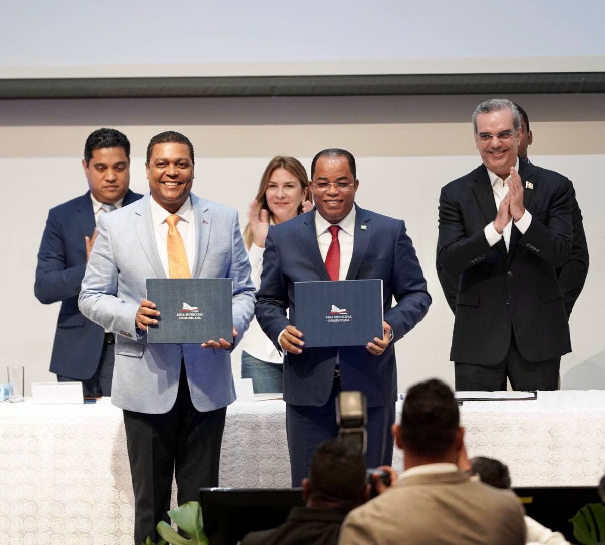 LMD y Contraloría firman convenio para «Mejora del Control Interno Municipal»