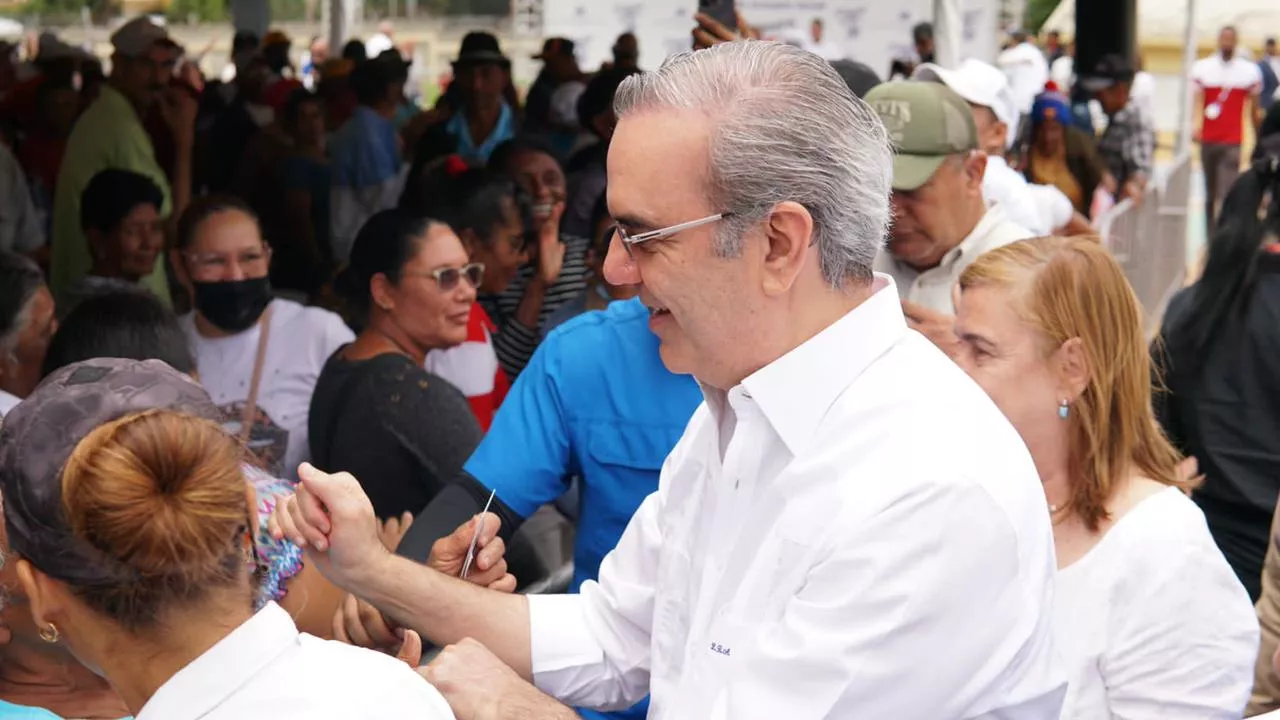 Abinader encabeza jornada de inclusión social 