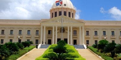 Presidente Abinader emite reglamento de aplicación de la Ley Orgánica de la Administración Pública