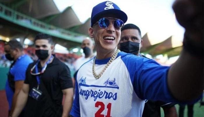 Daddy Yankee seguirá como accionista y gerente de operaciones de Cangrejeros