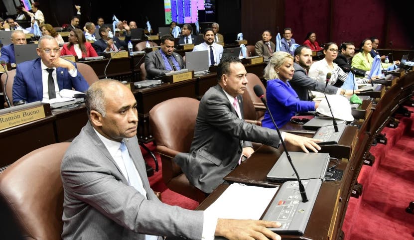 Cámara de Diputados posterga préstamos por US$612 millones