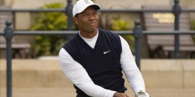 Cameron Young sorprende en el Abierto Británico, Tiger Woods inicia mal