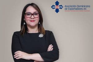 Elizabeth Mena sigue  de  presidenta en Adoexpo