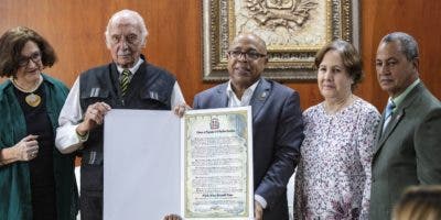 Cámara de Diputados rinde homenaje a Fidelio Despradel